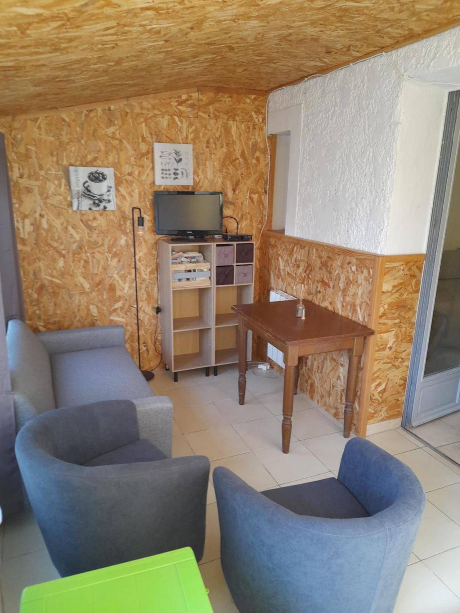 Chambres D'Hotes Chez Cecile A Lagnes 外观 照片